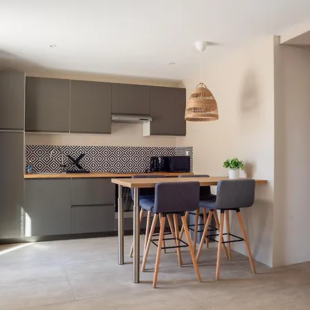 Cocon Avec Piscine Et Jardin Appartamento *